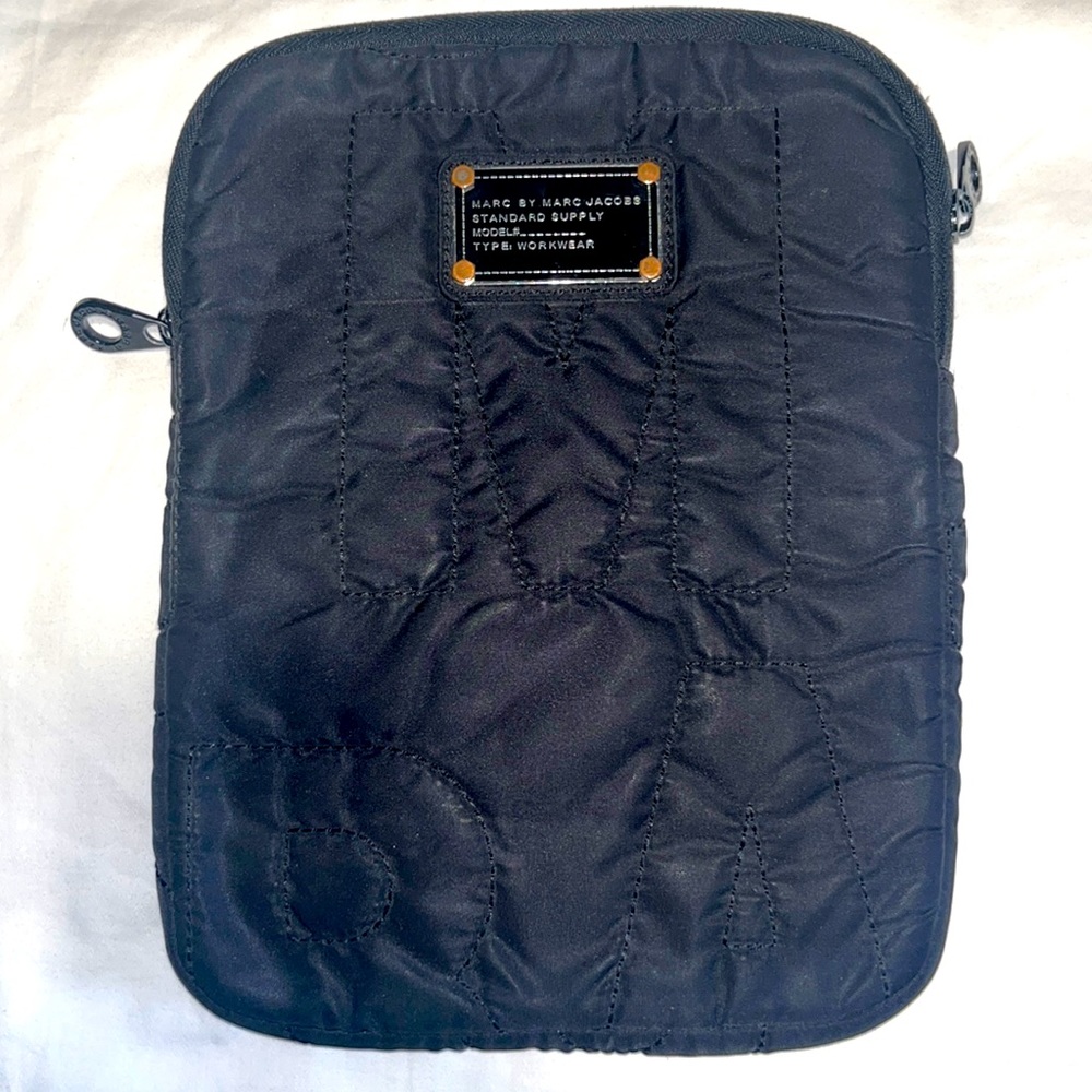 Marc Jacobs Tablet Case. Padded. Excellent condition. black
